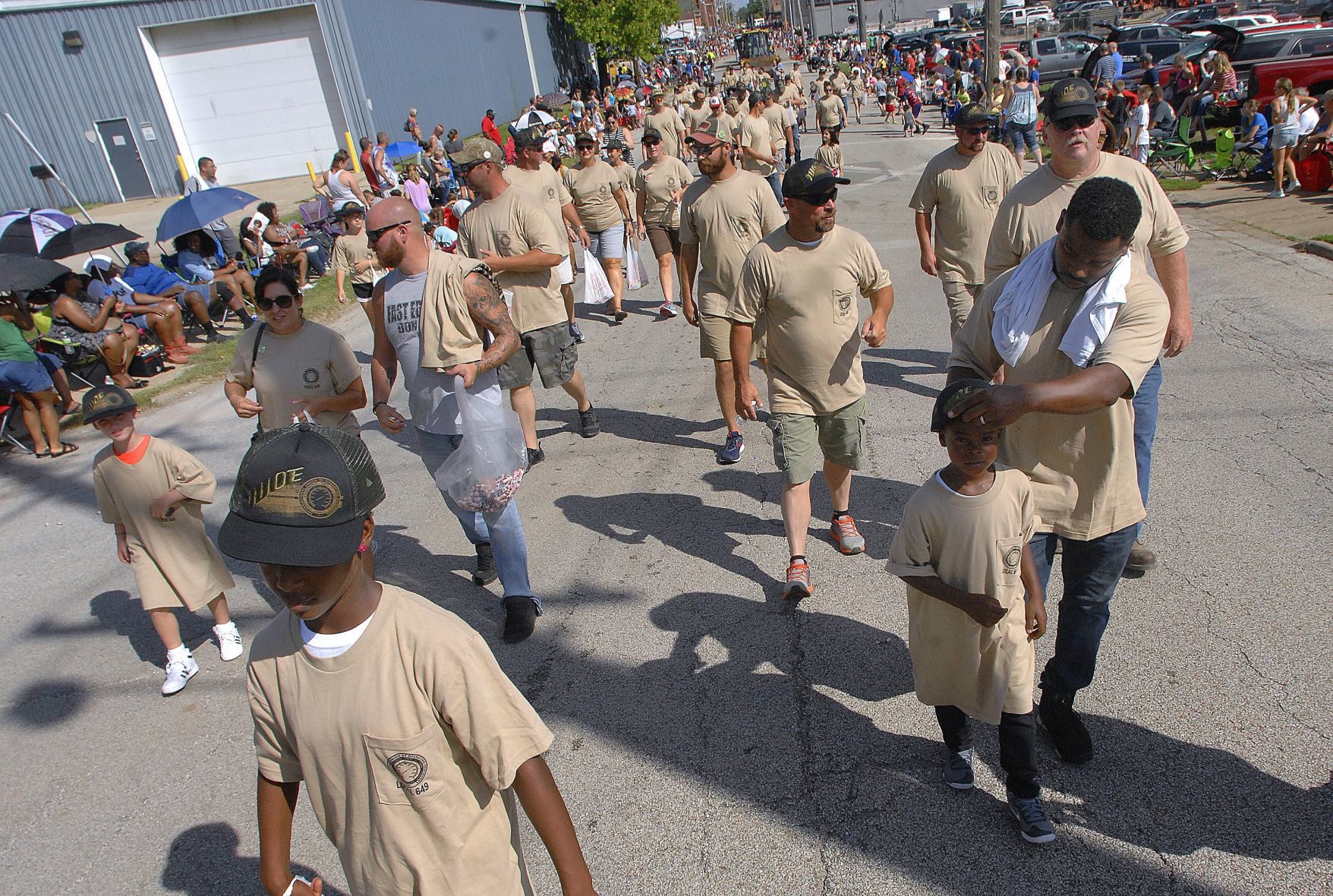 090418-blm-loc-15parade